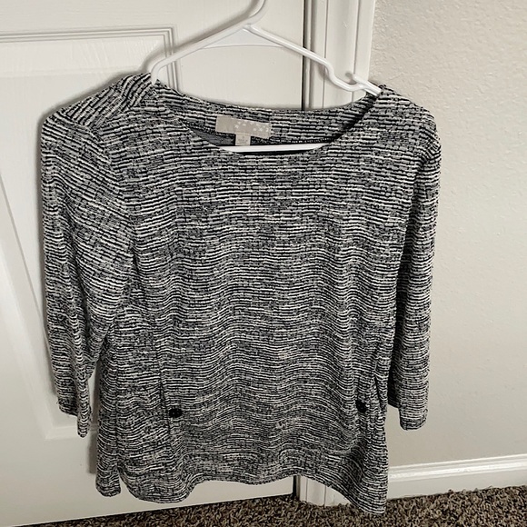 Black and White Sweater With Pockets - Picture 1 of 2